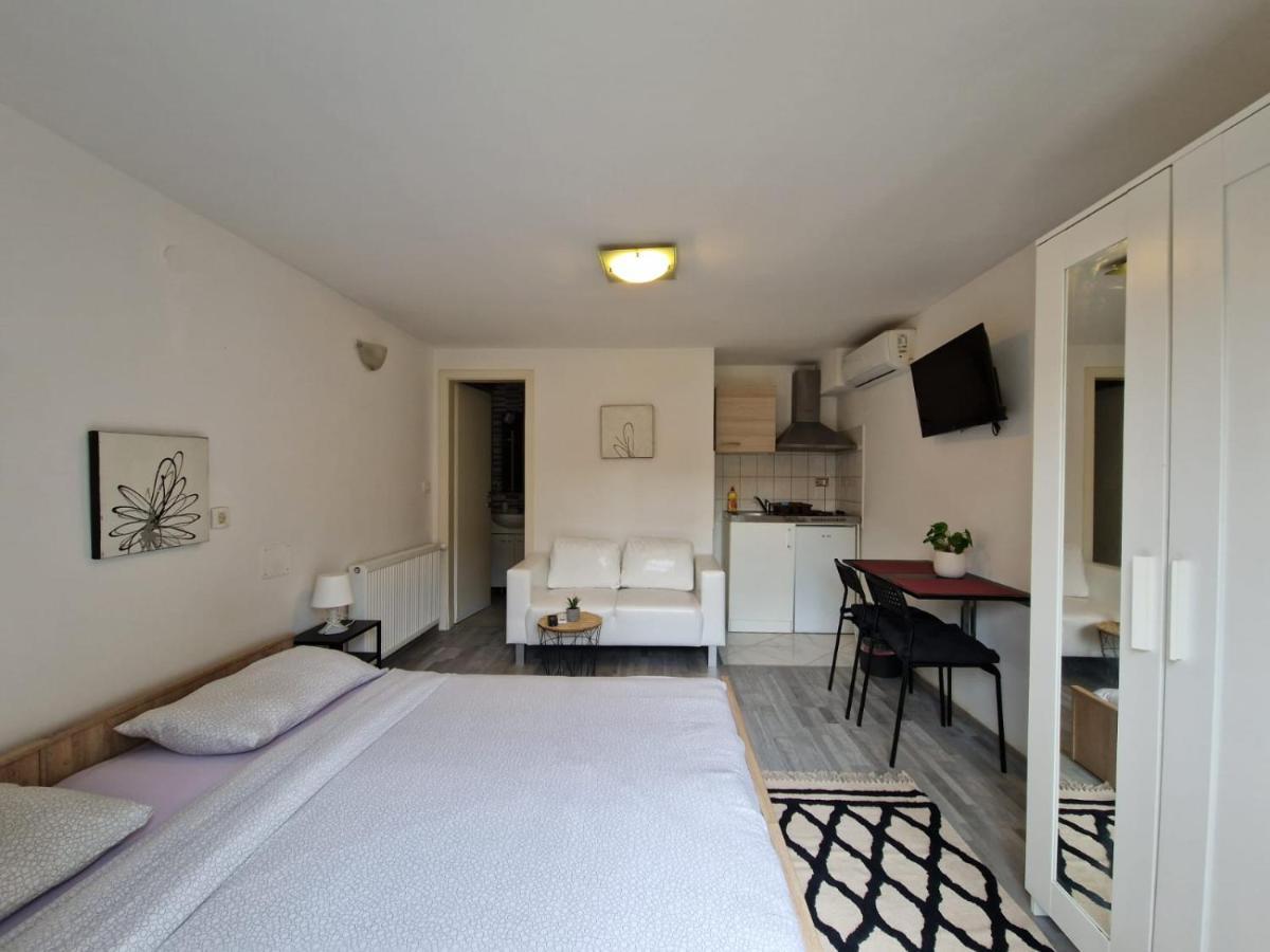 Apartments Luigi Umag Exterior photo